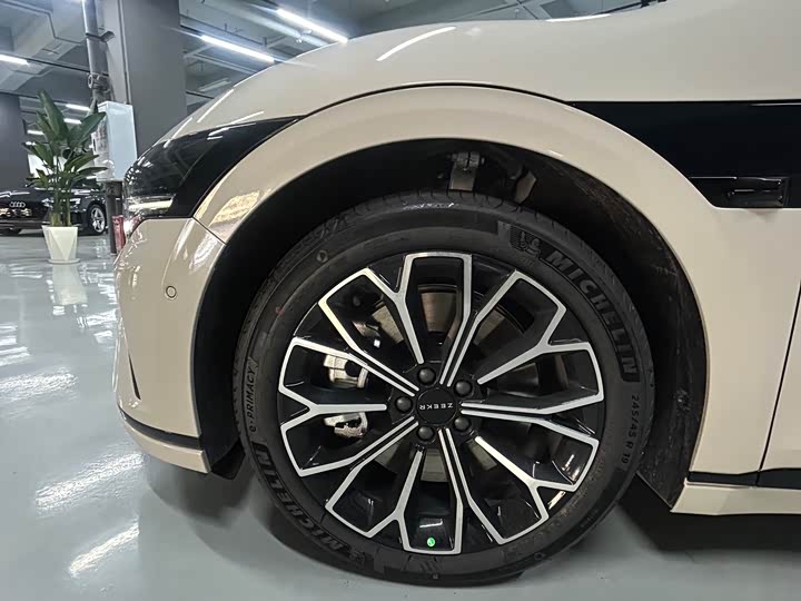 Фото 7 - Zeekr 007 GT