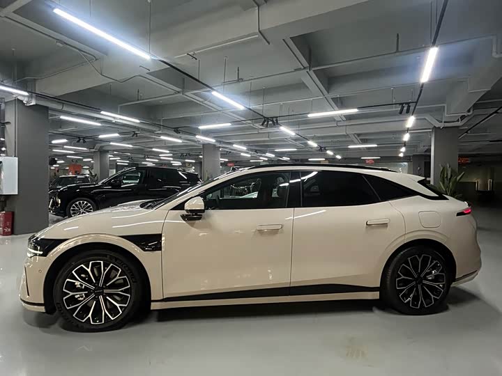 Фото 8 - Zeekr 007 GT