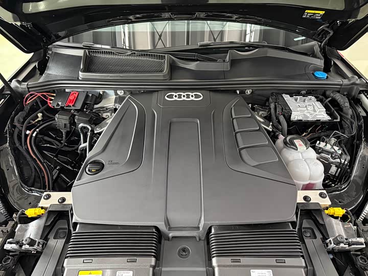 Фото 6 - Audi Q7