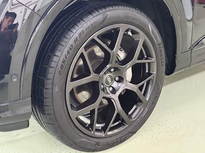 Фото 7 - Audi Q7