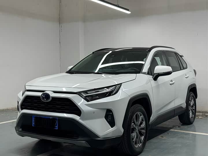 Photo 2 - Toyota RAV4