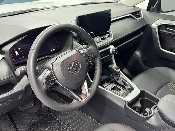 Photo 5 - Toyota RAV4