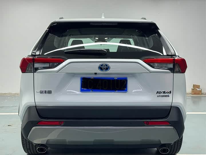 Photo 7 - Toyota RAV4