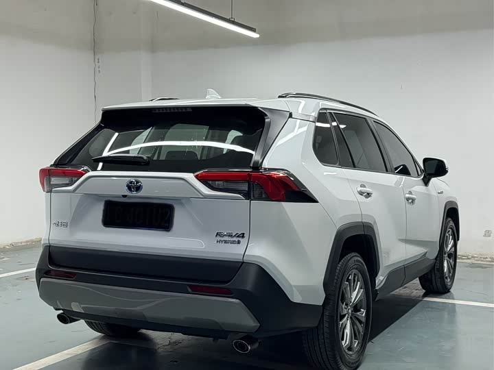 Photo 8 - Toyota RAV4
