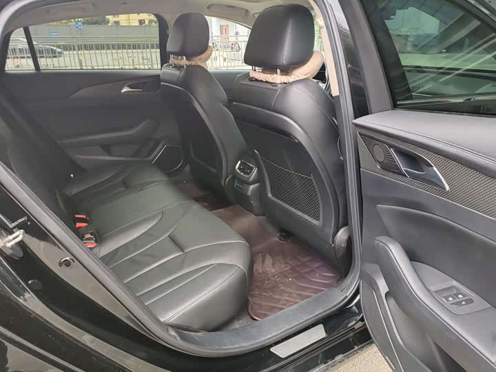 Фото 6 - Hongqi H5