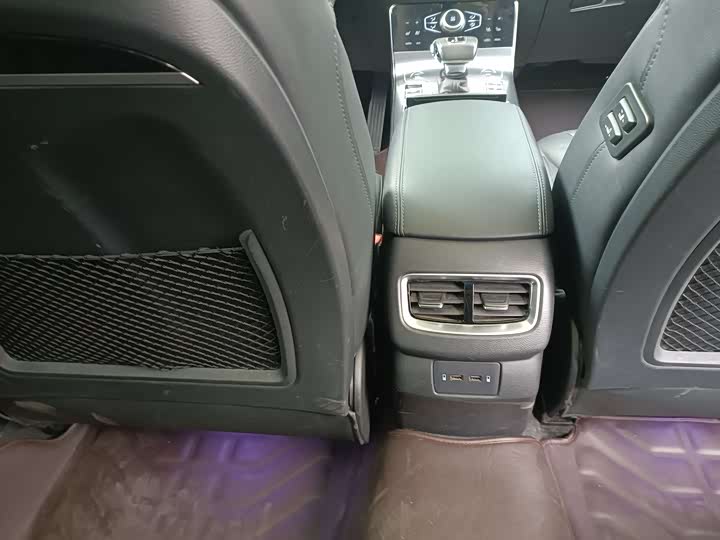 Фото 8 - Hongqi H5