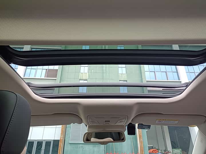 Фото 9 - Hongqi H5