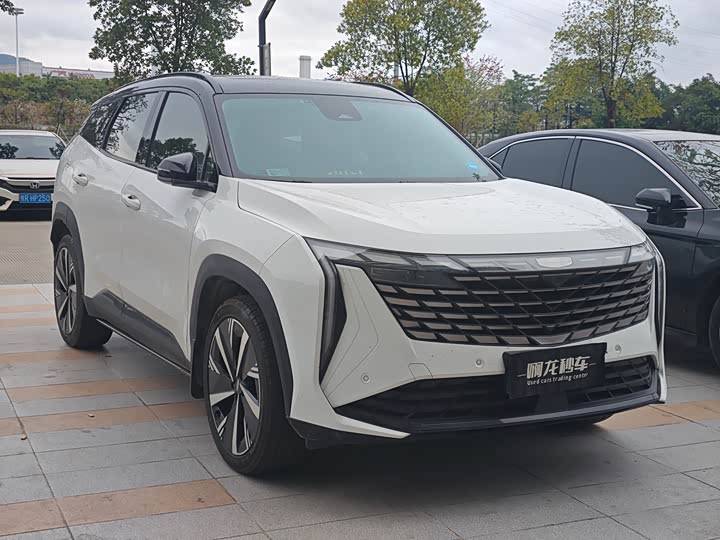 Фото 3 - Geely Atlas L