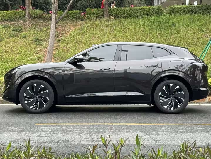 Фото 3 - Avatr 07