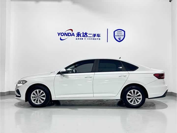 Фото 2 - Volkswagen Lavida