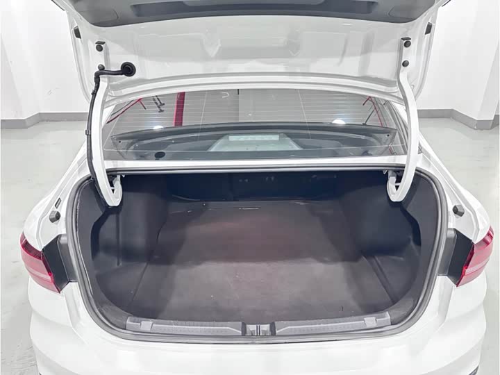 Фото 6 - Volkswagen Lavida