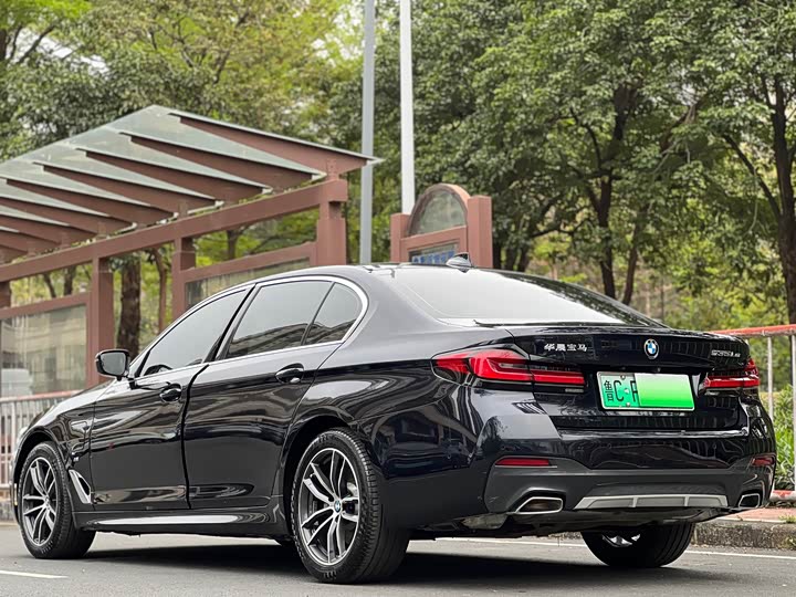 Photo 7 - BMW 5 Series Hybrid