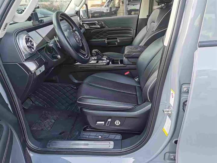 Фото 6 - Tank 300