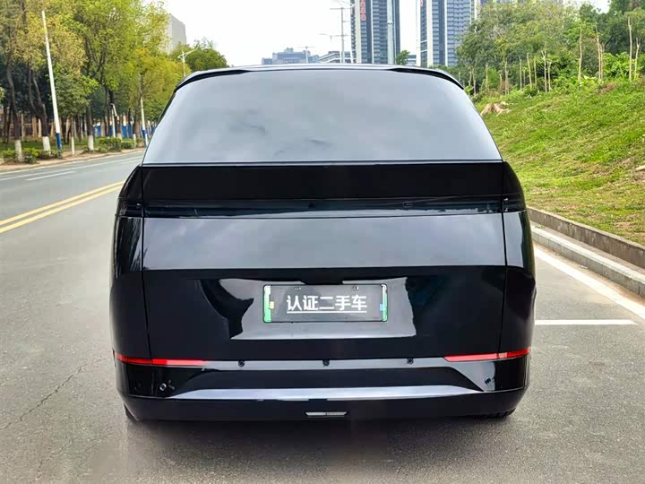 Фото 6 - XPeng X9