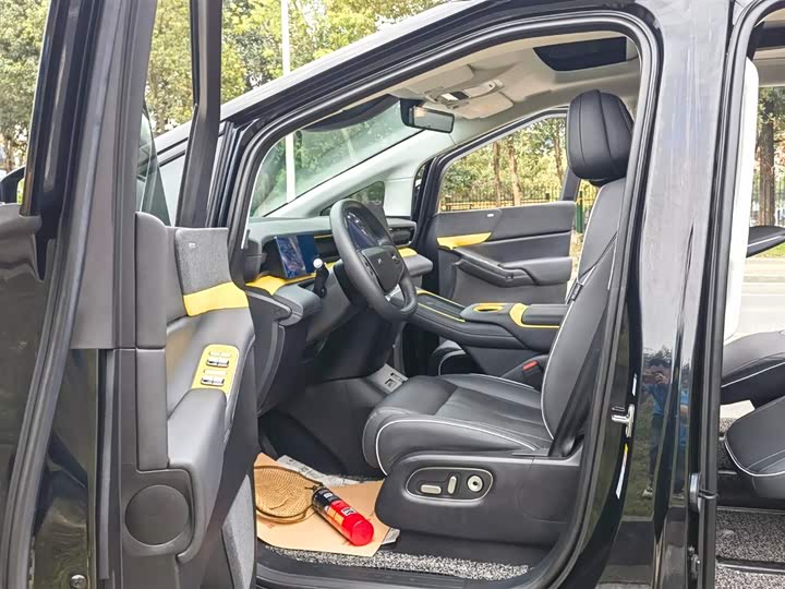 Фото 9 - XPeng X9