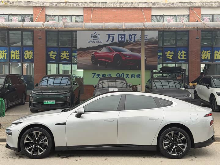 Фото 3 - XPeng P7