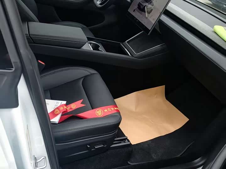 Фото 4 - Tesla Model Y