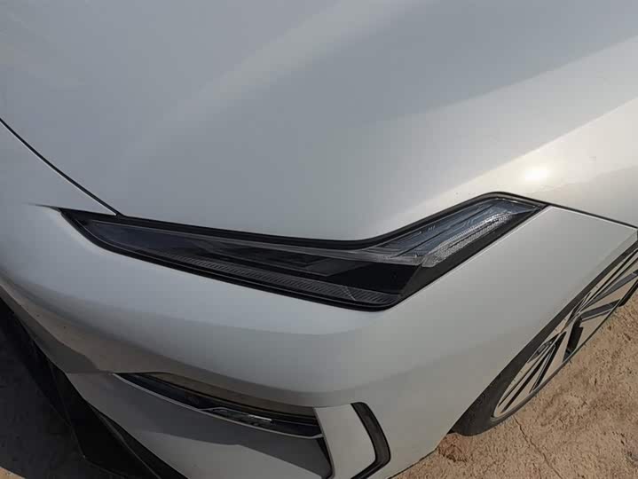 Фото 5 - Geely Galaxy E8