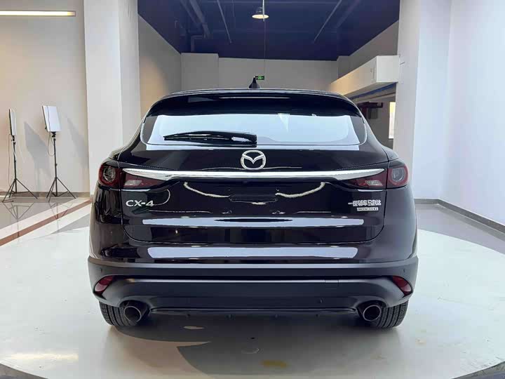 Photo 5 - Mazda CX-4