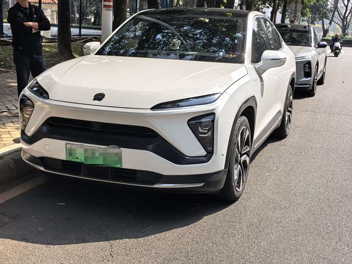 Фото 1 - Nio EC6