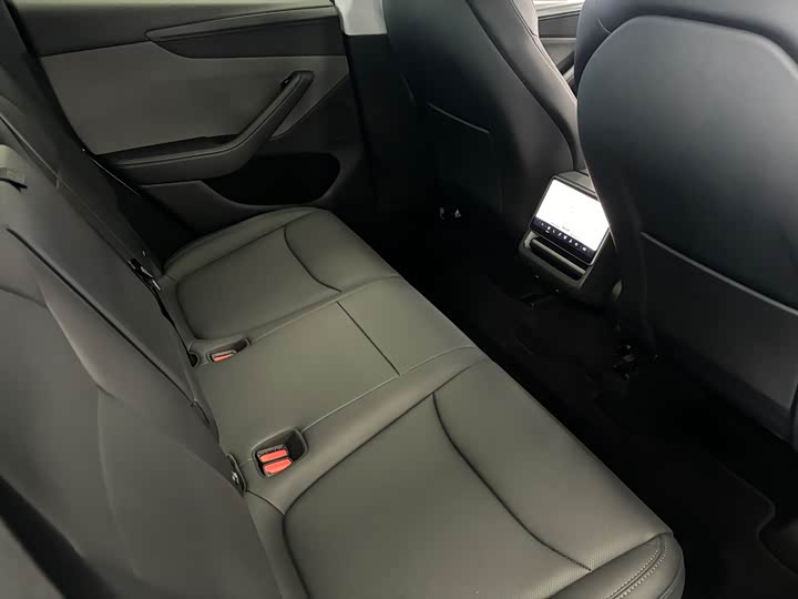 Photo 7 - Tesla Model Y
