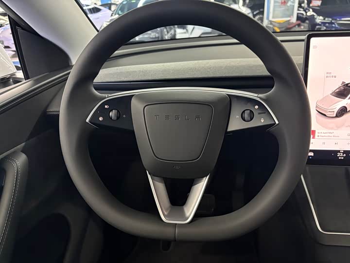 Photo 9 - Tesla Model Y