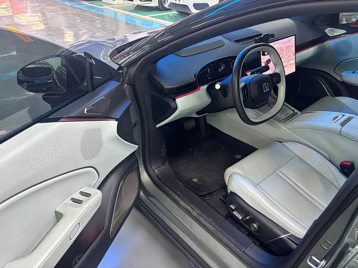 Фото 4 - Zeekr 007