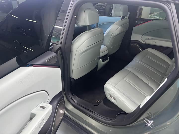 Фото 8 - Zeekr 007