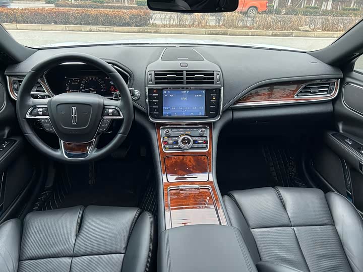 Фото 4 - Lincoln Continental