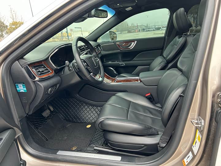 Фото 6 - Lincoln Continental