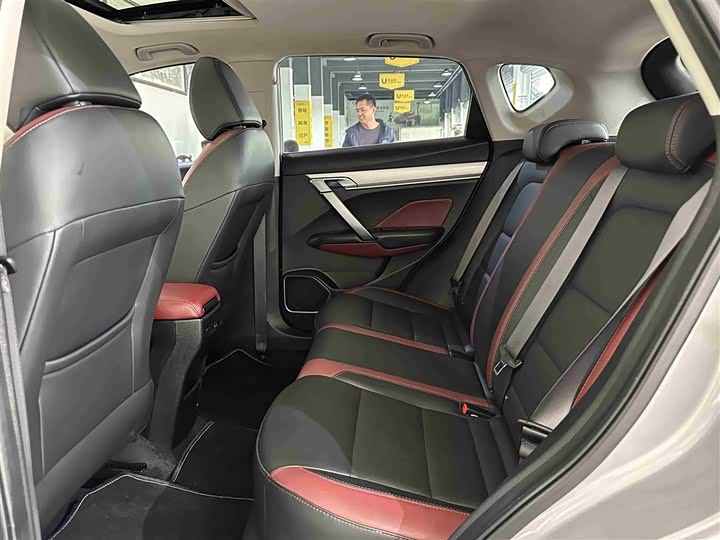 Фото 5 - Geely Coolray