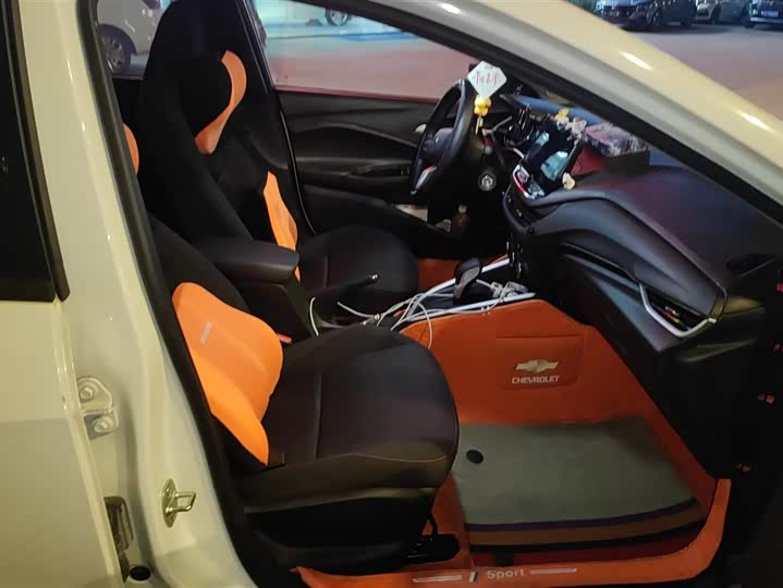 Фото 8 - Chevrolet Onix (Cavalier)