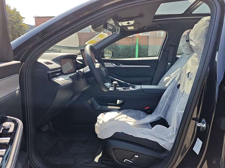 Фото 4 - Geely Preface