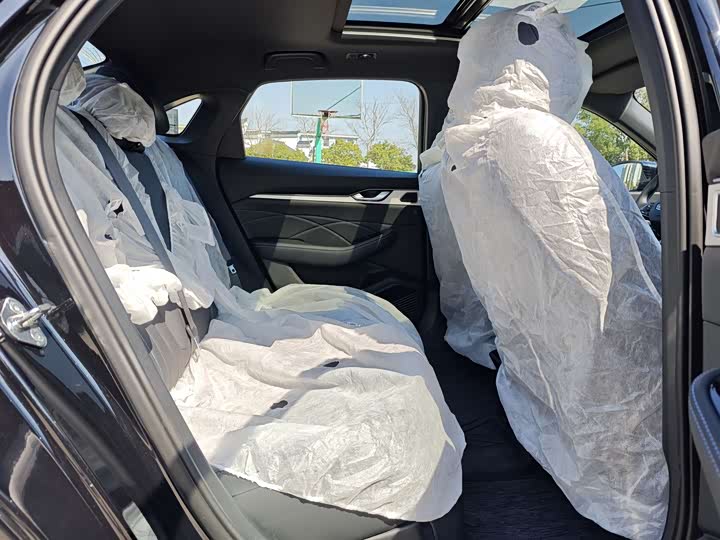 Фото 6 - Geely Preface