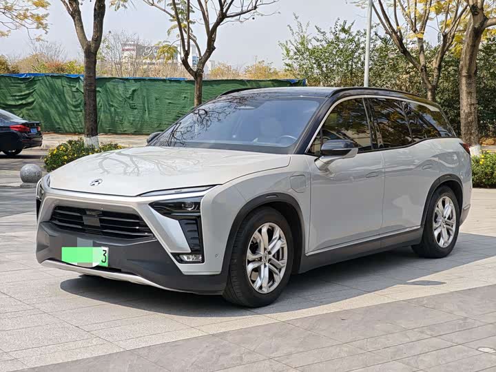 Фото 1 - Nio ES8