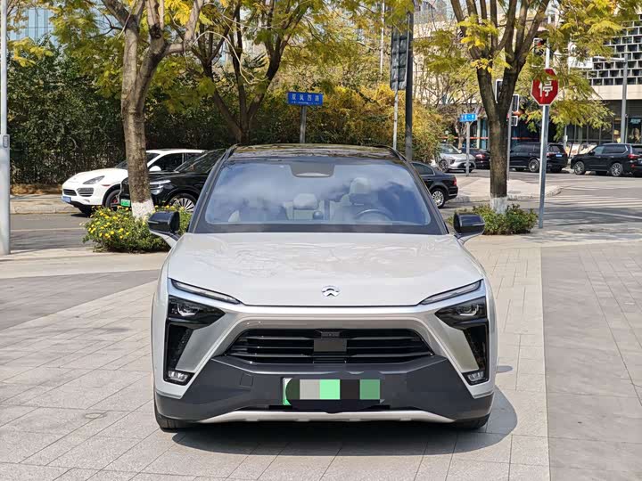 Фото 2 - Nio ES8