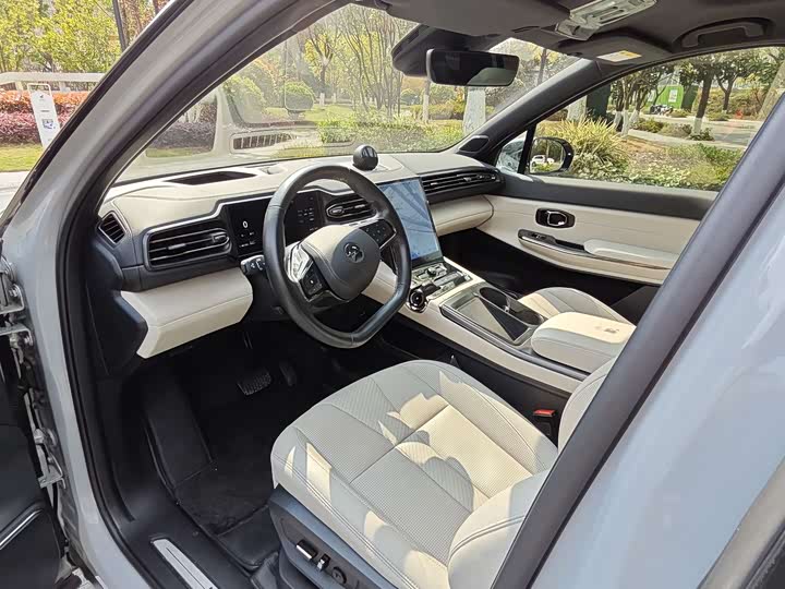 Фото 8 - Nio ES8