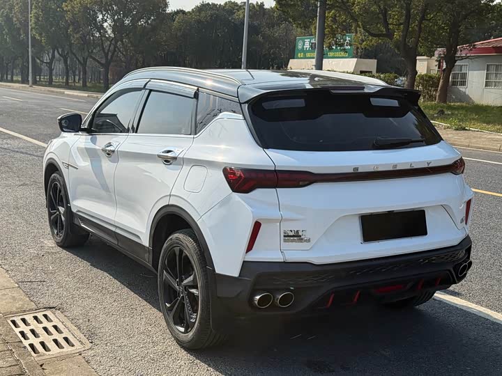 Фото 8 - Geely Coolray