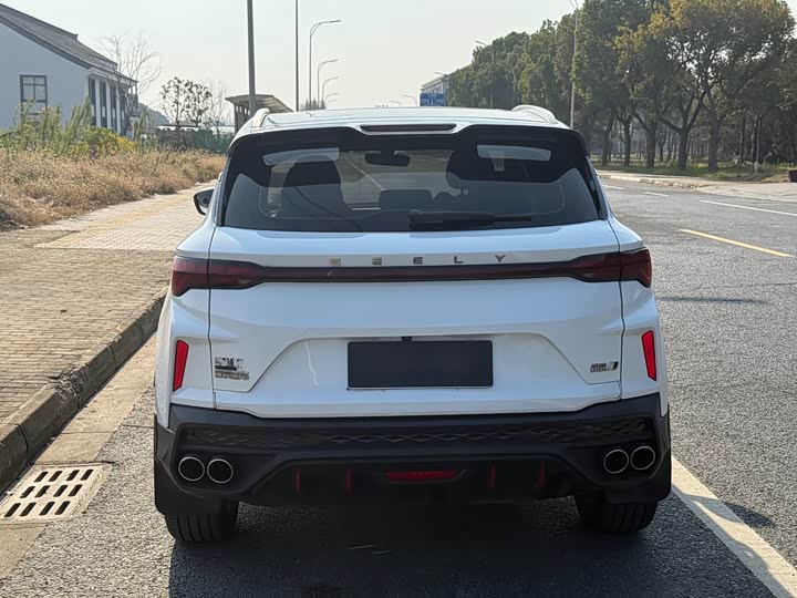 Фото 9 - Geely Coolray