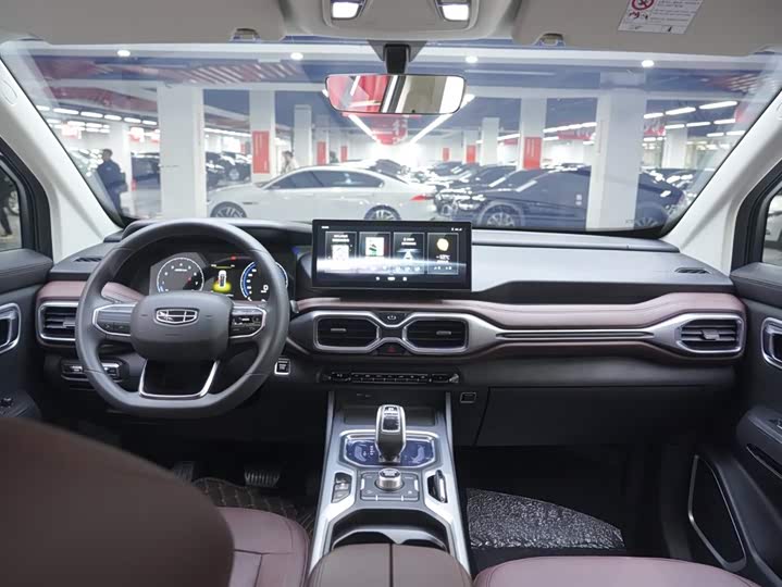 Фото 7 - Geely Okavango