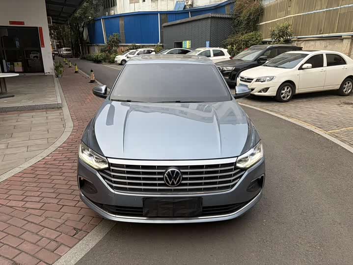 Photo 2 - Volkswagen Lavida