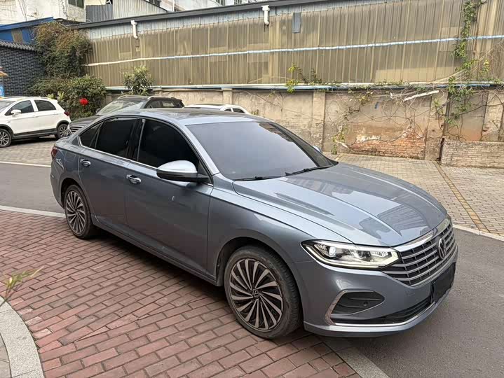 Photo 3 - Volkswagen Lavida