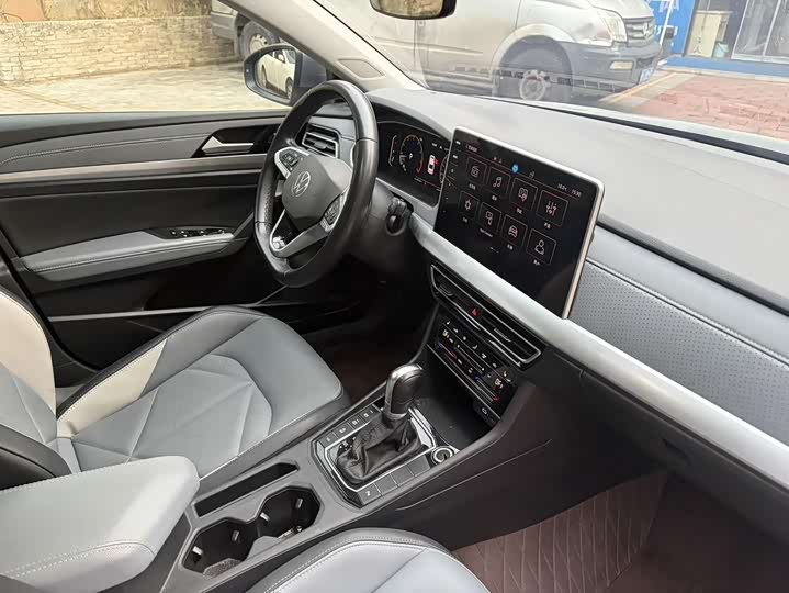 Photo 8 - Volkswagen Lavida