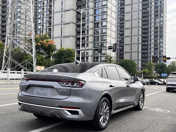 Photo 9 - Ford Mondeo