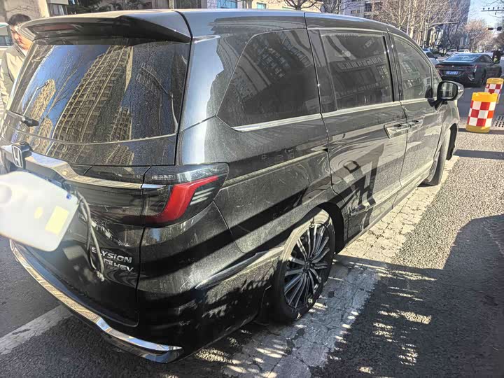 Фото 2 - Honda Elysion