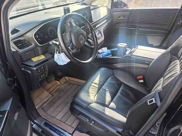 Фото 3 - Honda Elysion