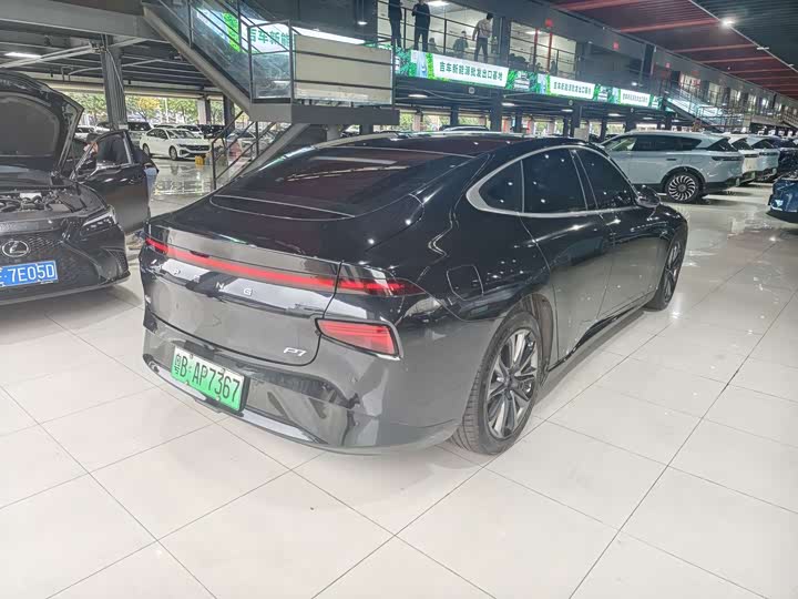 Фото 7 - XPeng P7