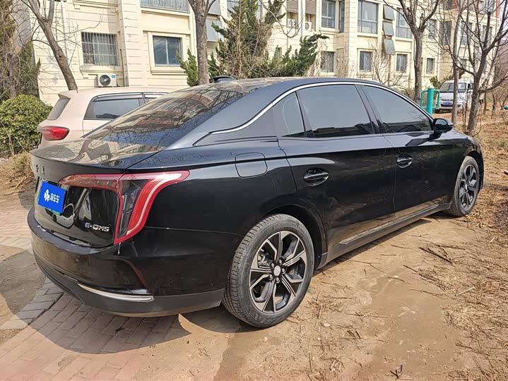 Фото 3 - Hongqi E-QM5