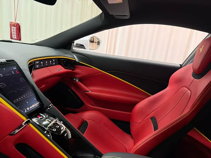 Фото 6 - Ferrari Roma