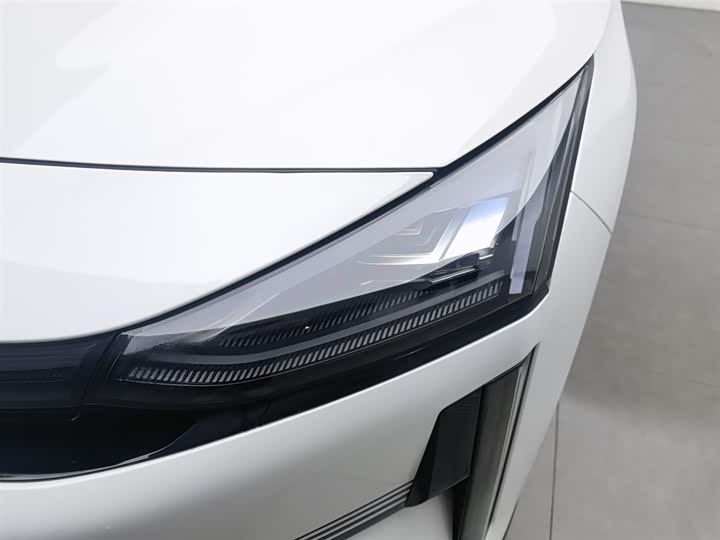 Photo 7 - Geely Galaxy L6